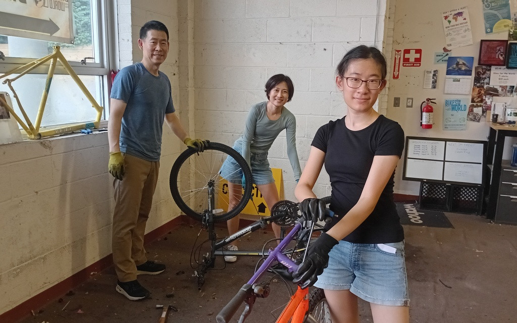 Featured Volunteer: Chen Nan Family